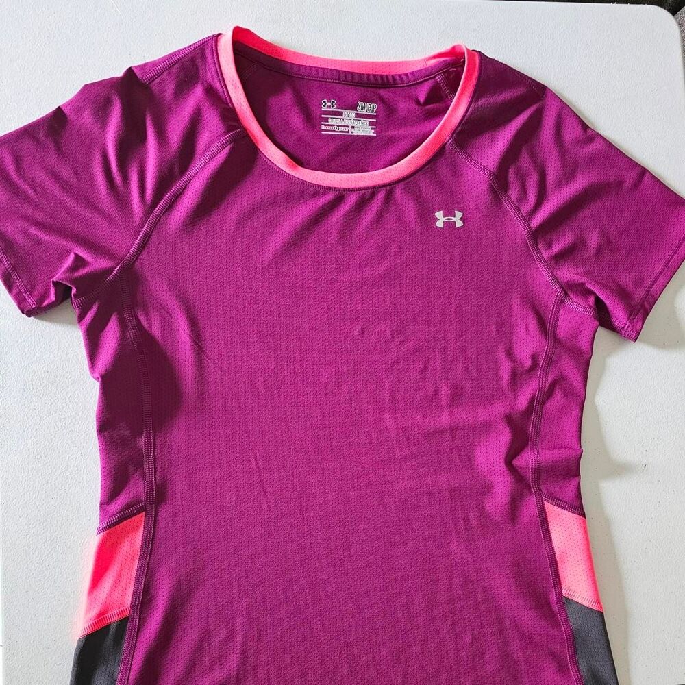 Under-armour Women's Purple and Pink T-shirt